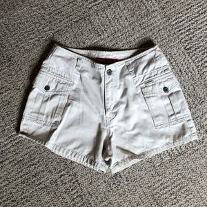 Vintage UNIONBAY Women's Tan Cargo Short Shorts